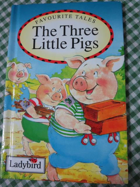 Favourite Tales 02 Three Little Pigs Ladybird ̎ʐ^1