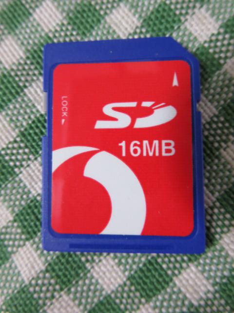 Vodafone V[vSDJ[h 16MB SD-M016T ̎ʐ^1