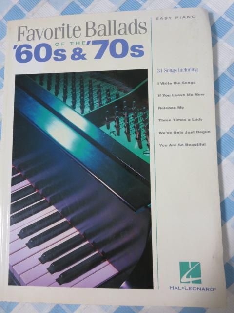 pŃsAmy EASY PIANO Favorite Ballads of the '60s And '70s HAL LEONARD ̎ʐ^1