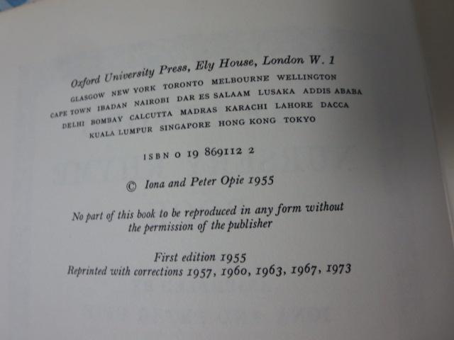 The Oxford Nursery Rhyme Book ̎ʐ^3