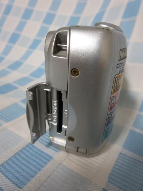 Nikon RfW COOLPIX E2200 WN ̎ʐ^3