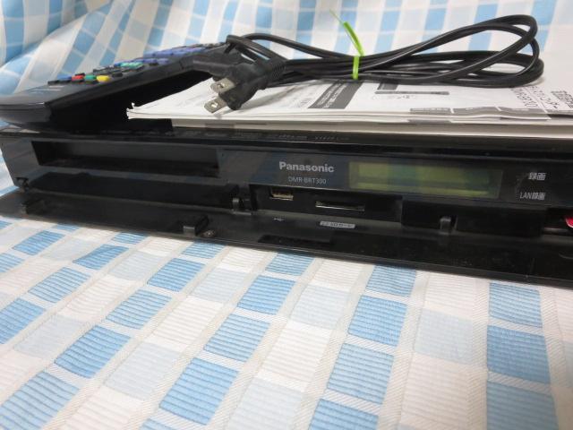 Panasonicパナソニック DIGA HDD/BDレコーダー DMR-BRT300 リモコン付 2011年製 ジャンク の写真2