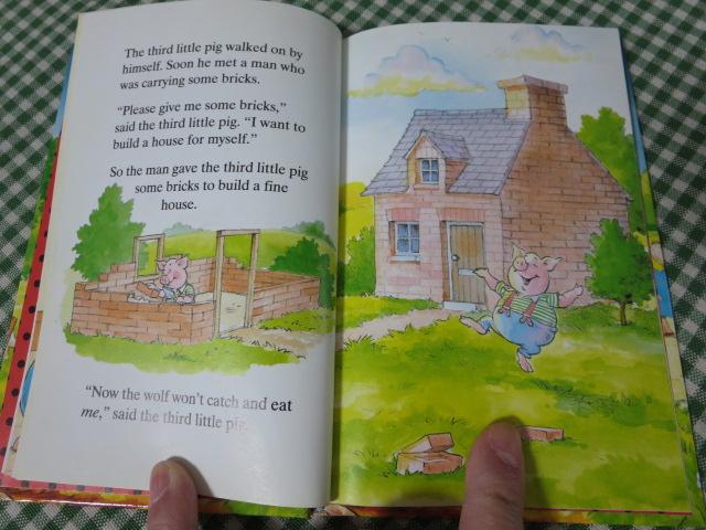 Favourite Tales 02 Three Little Pigs Ladybird ̎ʐ^4