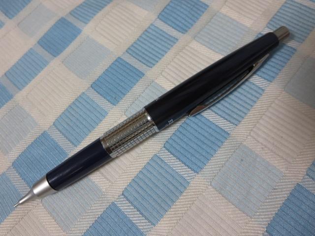 Pentel�؂�Ă� ���NCIL KERRY�P���[ �V���[�v�y���V�� 0.5mm �� P1035-CD �̎ʐ^3