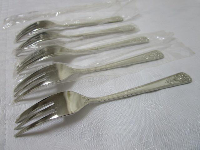 gp P[LtH[N 5{ XeXX`[ ()t 13.5cm ̐n{ł ̎ʐ^5