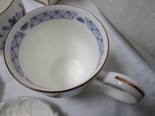 TS95-3 BLUE FLOL BONE CHINA yA[}OJbv Mt Nakatho japan  ̎ʐ^4