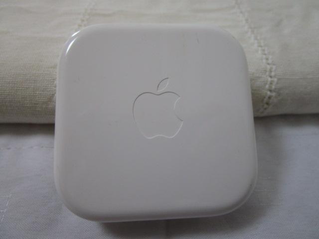 Apple���� �L���C���z�� 3.5mm�W���b�N ���ʒ����{�^���t�� �z���C�g�f�U�C�� ���J���ς�A �̎ʐ^8