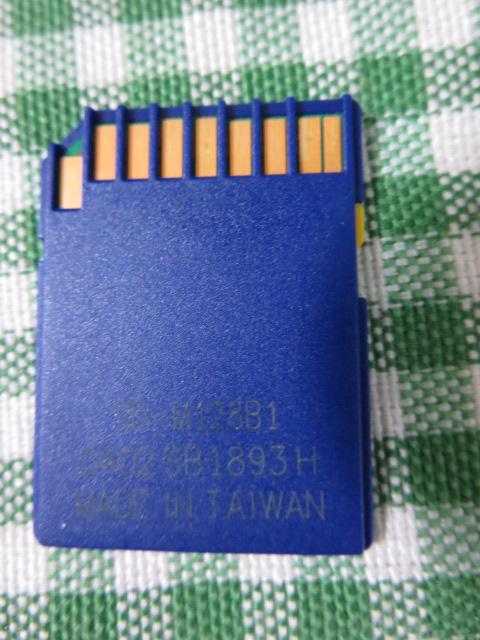 Kingston SDJ[h 128MB ̎ʐ^2