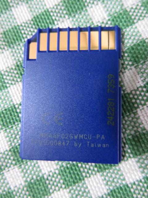 Transcend SDJ[h 2GB ̎ʐ^2